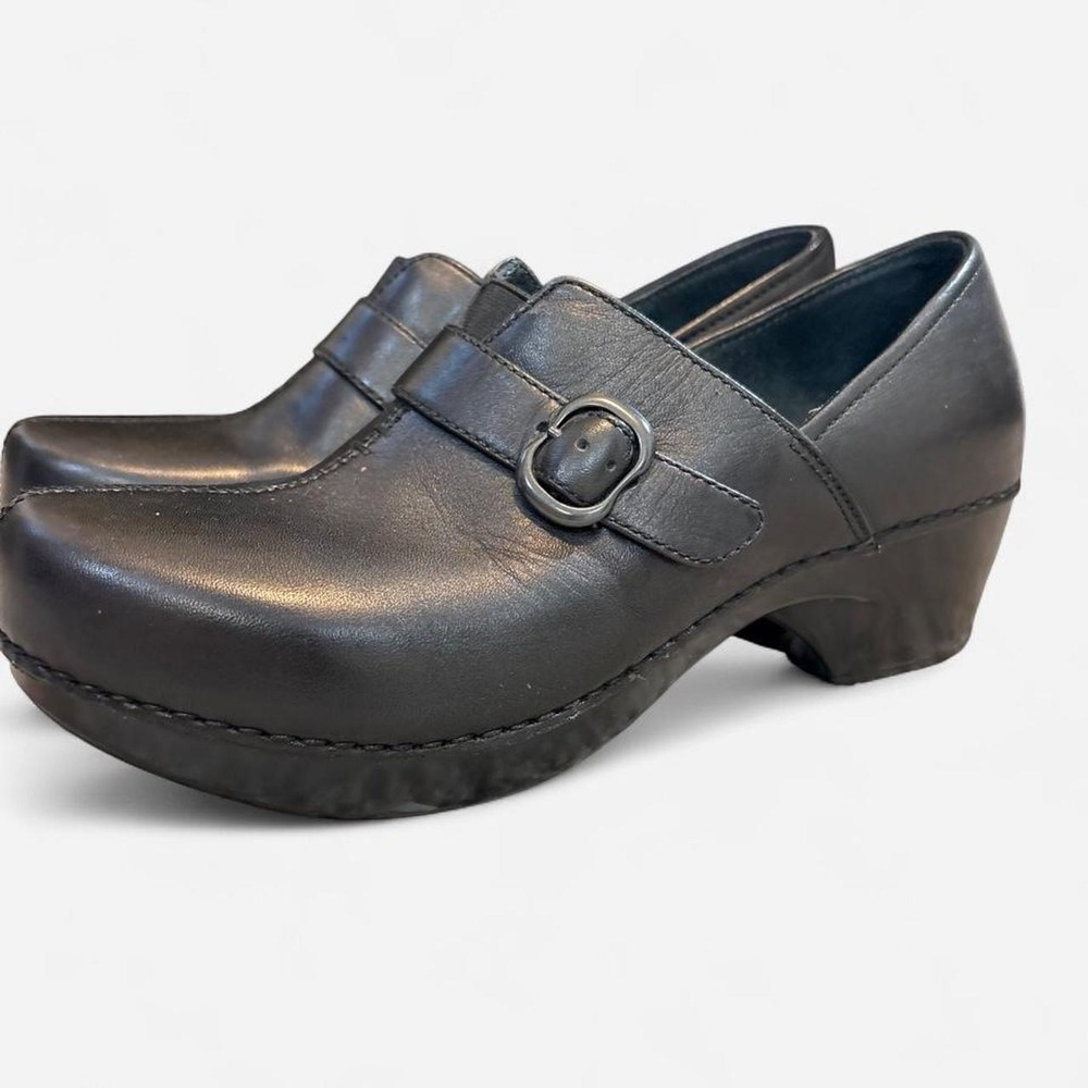 Dansko Women's Tamara Black Leather Slip On Clogs Mules Buckle Sz 40 / 9